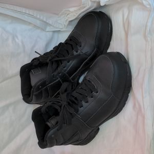 Genuine grip slip resistant footwear steel toe
